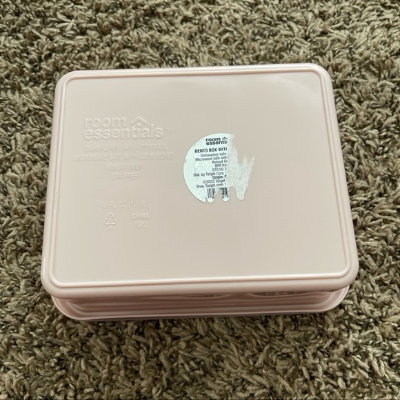 Room Essentials Food Storage - Picture 2 of 4